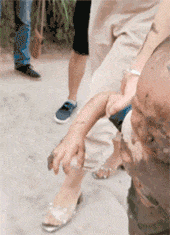 这是谁家玩泥巴的小可爱？不洗干净连亲妈都认不出来了