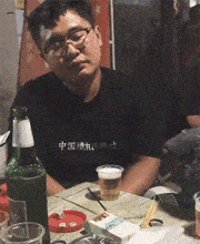 仔细看肚子上的文字，这牛吹得有点大哦