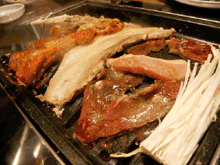 非常正宗的烤肉，看起来很好吃的样子