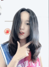 头发就这样披着真的是个美女，建议以后就别撩头发了